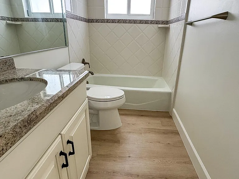 1110 Bel Air Dr — Photo 14
