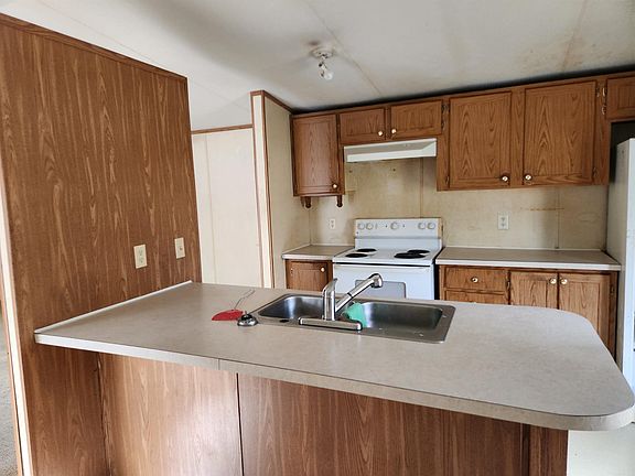 4th image of 704 S May St