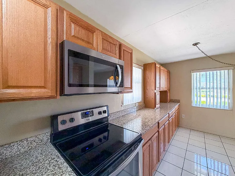 21160 Edgewater Dr — Photo 10