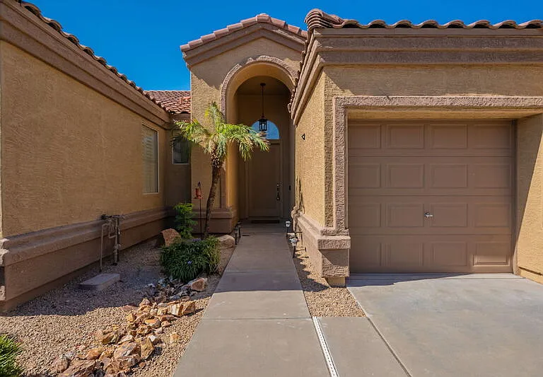 7167 W Abraham Ln — Photo 4