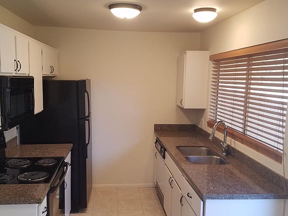 4th image of 1910 E Grandview Dr