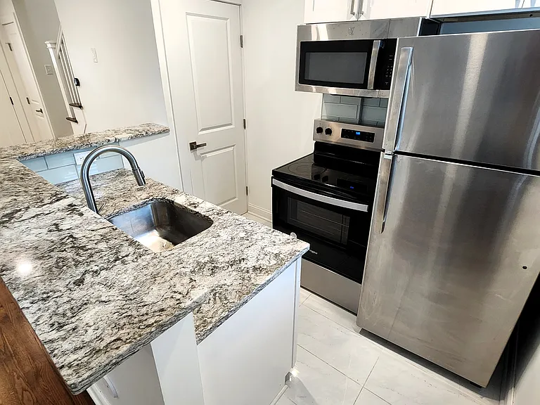 Baltimore Townhomes - 5036 — Photo 2