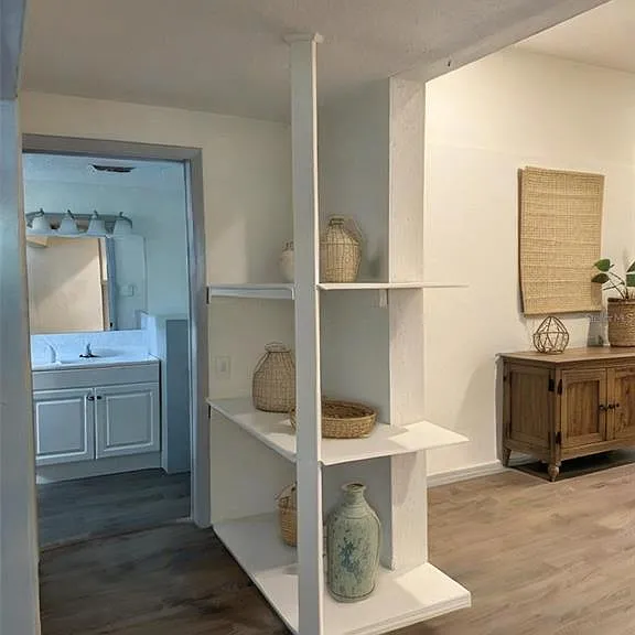 308 E Adalee St #B — Photo 4