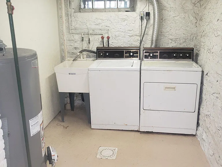 522 Lloyd St — Photo 13