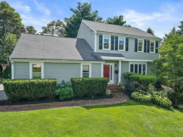 17 Mulberry Ln, Canton, MA 02021