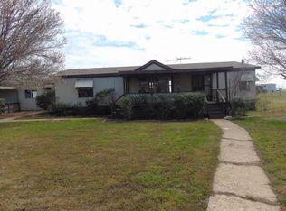 1611 E Plum Ct, Cleburne, TX 76031