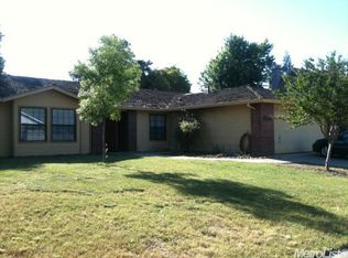 18500 Milford Dr, Lockeford, CA 95237