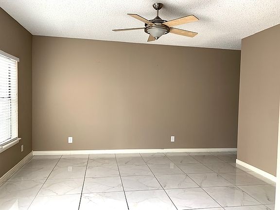 3rd image of 1119 Shiloh Dr APT A