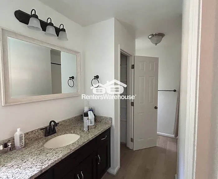 2501 Crestwood Cir — Photo 17