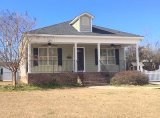 208 Eastwood Dr, Benson, NC 27504