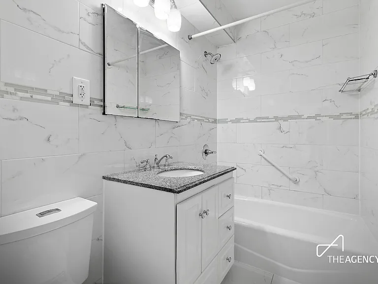 11949 Union Tpke #12D — Photo 6