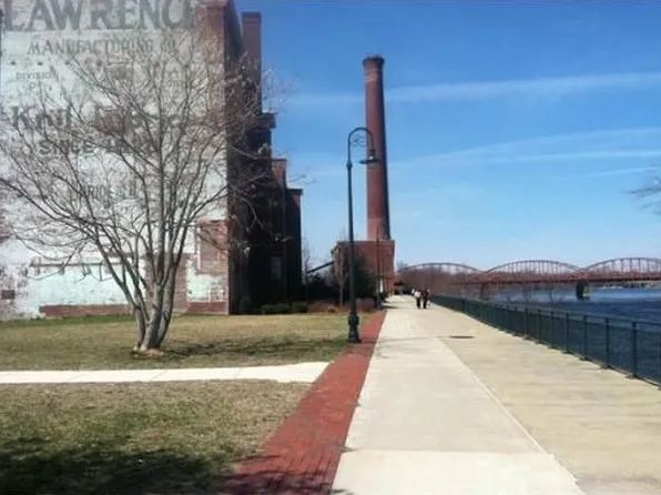 52 Lawrence Dr #M412, Lowell, MA 01854