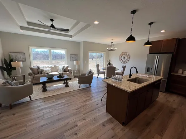 1680 Squirrel Way, New Richmond, WI 54017