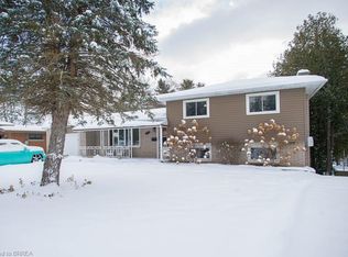 104 Hillside Ave, Norfolk County, ON N4B 1Y7