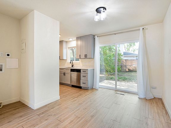 5th image of 1624 Banyan Dr #4