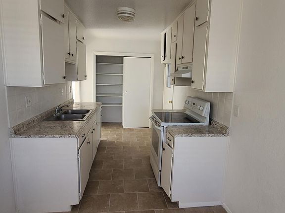 2nd image of 8605 Mettler Dr