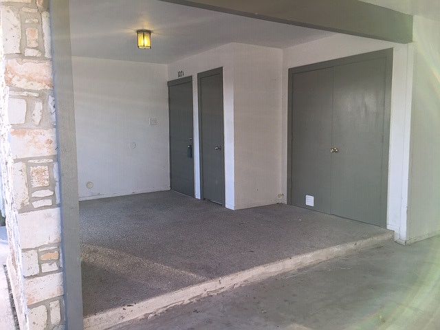1st image of 1008 Clayton Nolen Dr