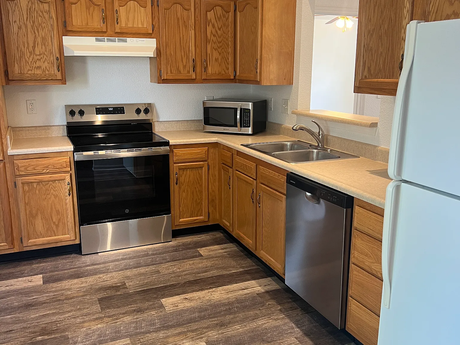 3 bed, 1394 sqft, $1,800 — Photo 4