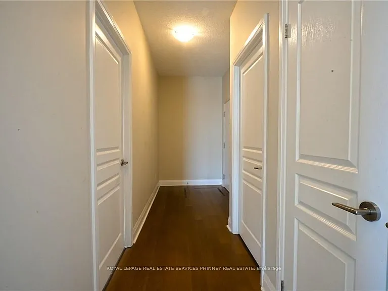 1 Hurontario St #806 — Photo 30