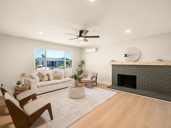4th image of 832 Reef Dr