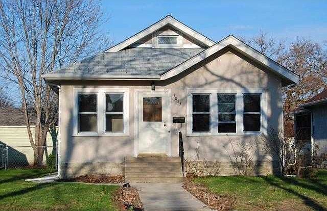 1st image of 3853 25th Ave S