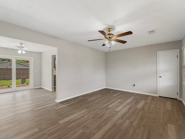 4224 Ridgefield Ct — Photo 11
