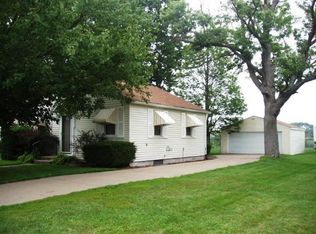 206 1st Ave, Sherrard, IL 61281