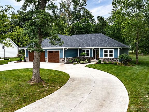 2nd image of 5756 Hillgrove Cir