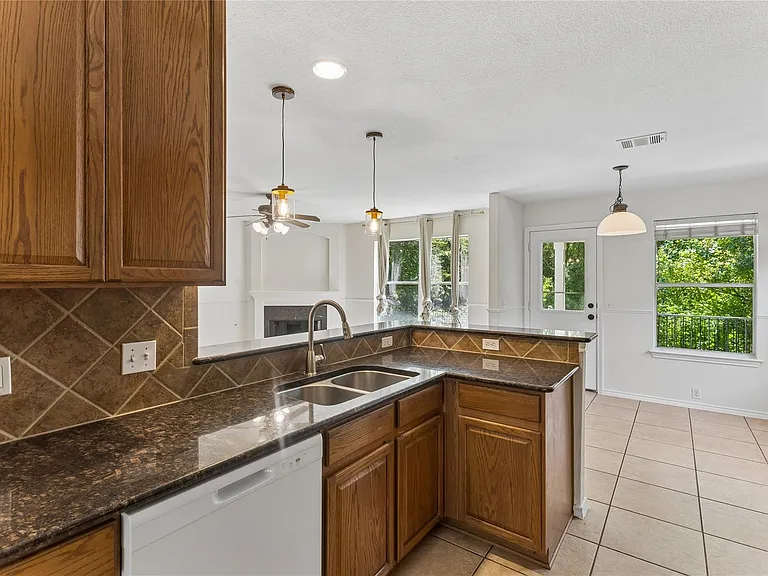2372 Paradise Ridge Dr — Photo 8
