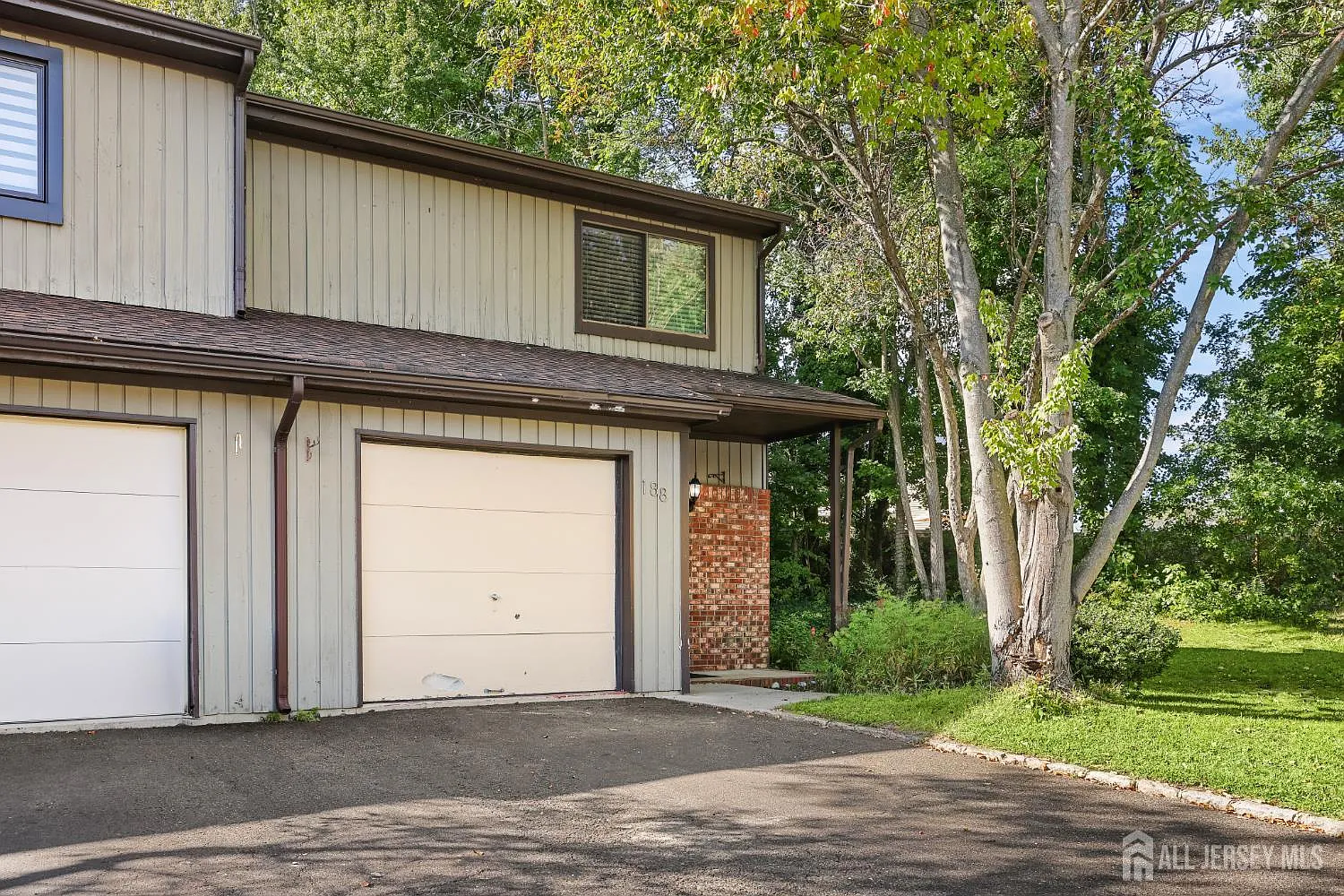 188 Heywood Ct — Photo 3