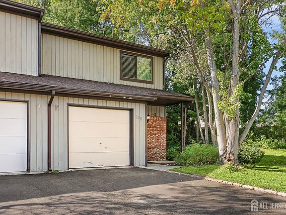 3rd image of 188 Heywood Ct
