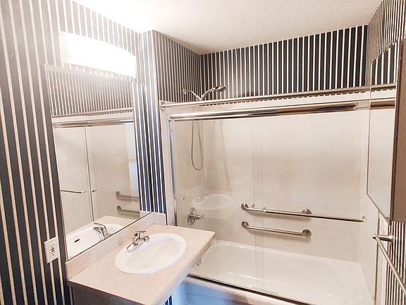 5th image of 1125 E Olive St APT 412