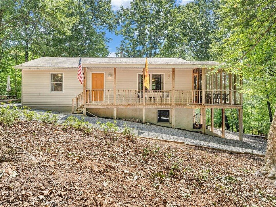 1st image of 303 Teakwood Dr