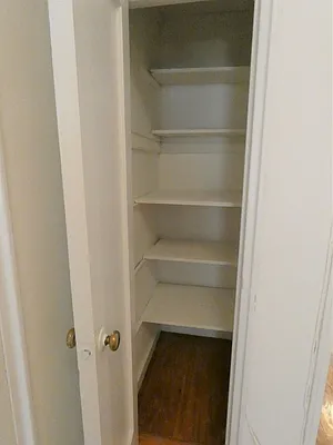 Rented by Karten Real Estate Services LLC | media 32