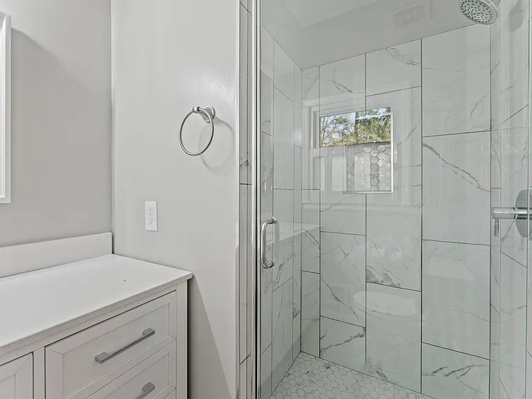 1115 Gardendale Dr — Photo 29