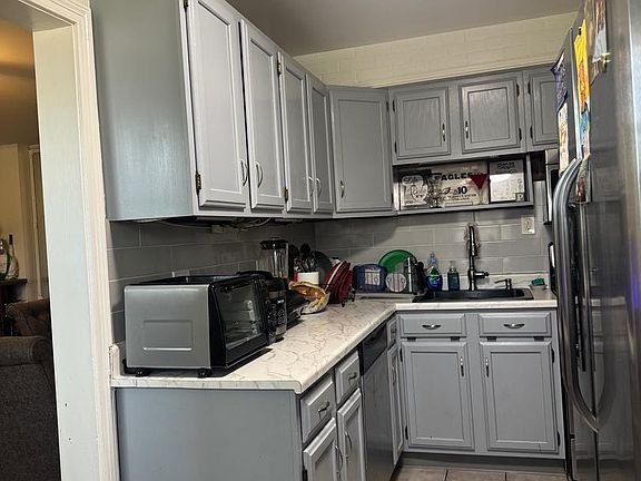4th image of 3212 Tyson Ave