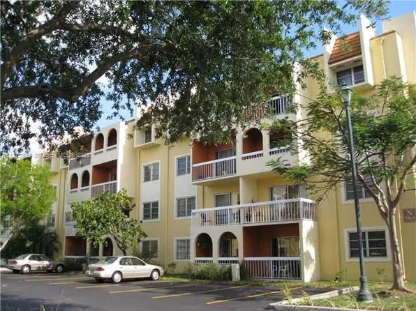 7840 Camino Real #P-404, Miami, FL 33143