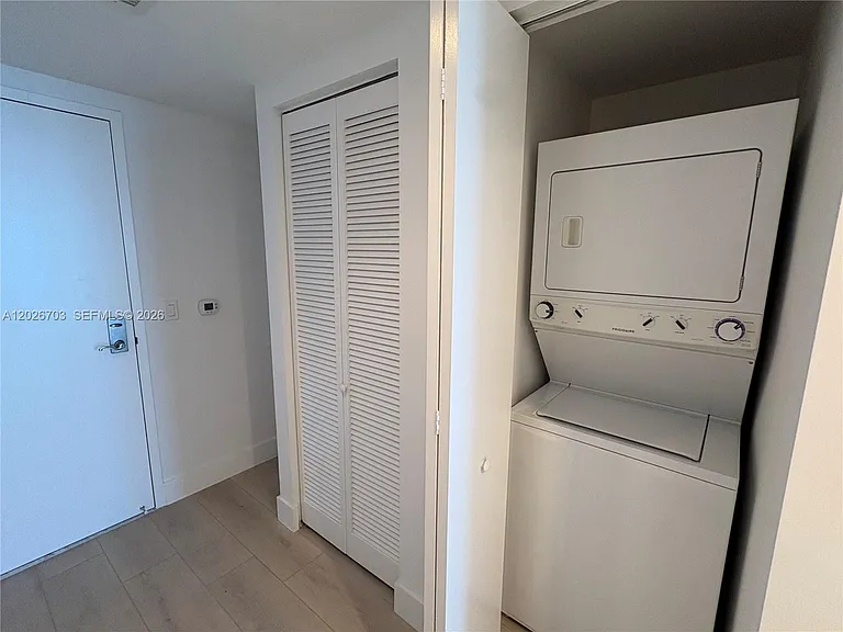 185 SW 7th St #2504 — Photo 23