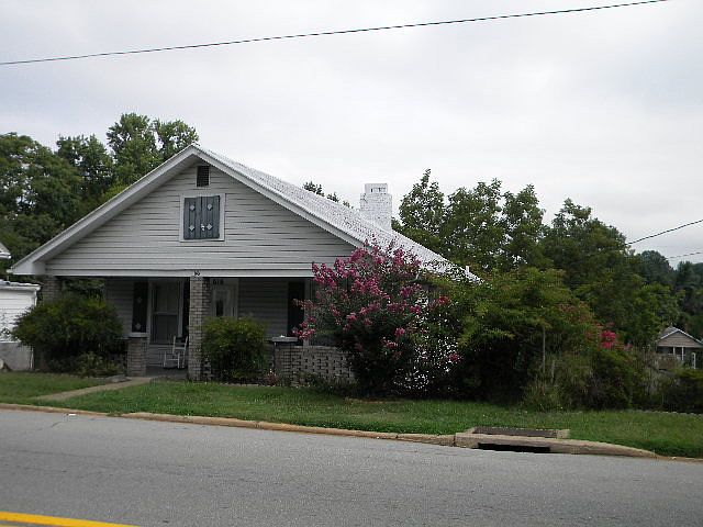 2nd image of 616 Kemper Rd