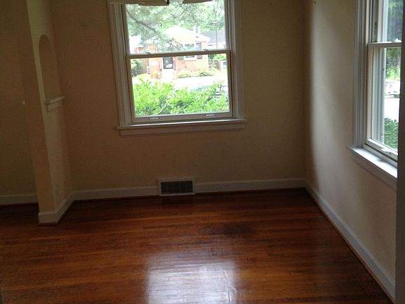 3rd image of 4718 Fitzhugh Ave