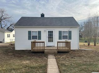 2323 S Grover Ave, Mason City, IA 50401