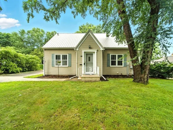 3012 W 4th St, Waterloo, IA 50701