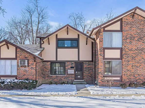 1S206 Stratford Ln, Villa Park, IL 60181