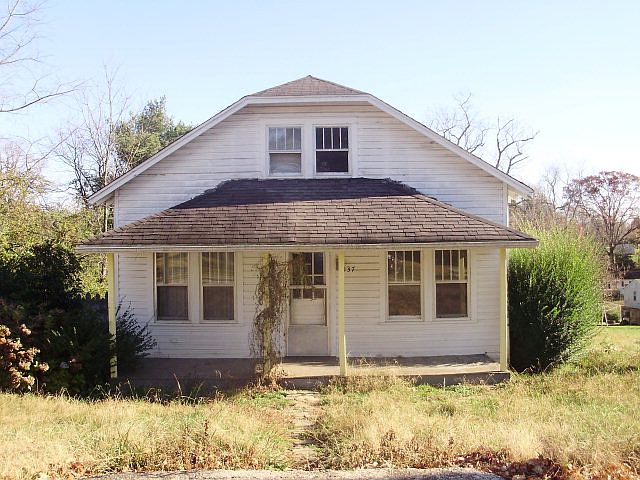 2nd image of 137 Staley Ln