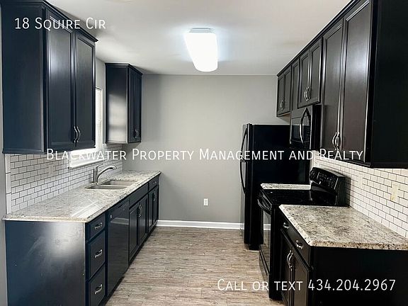 3rd image of 18 Squire Cir