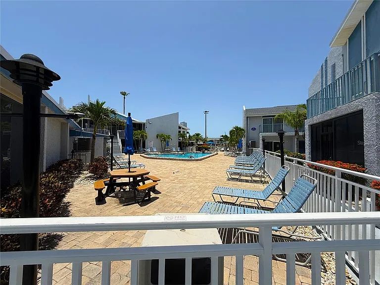 201 Medallion Blvd #D — Photo 24