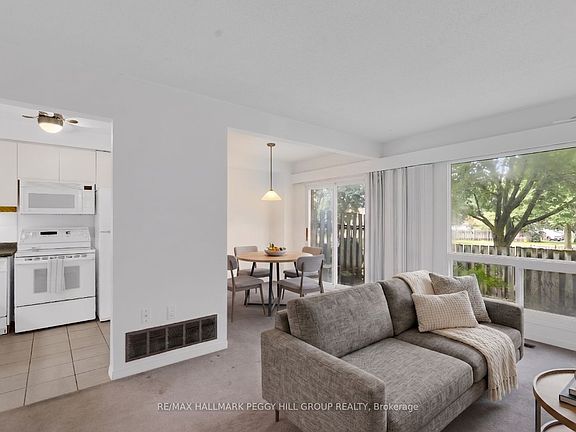 4th image of 52 Adelaide St #38