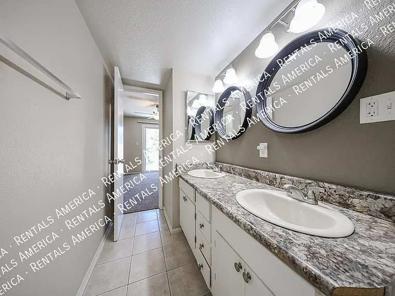 4555 W Continental Dr — Photo 39