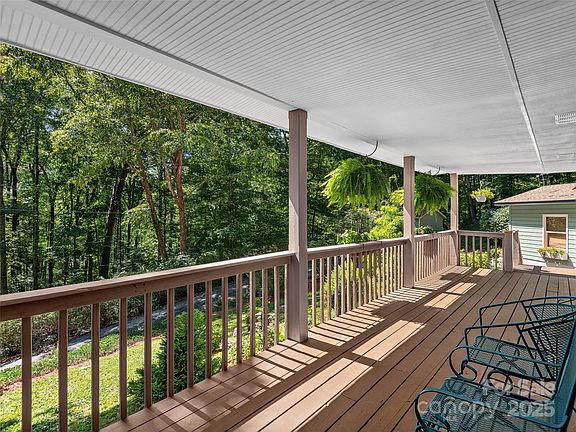 3rd image of 257 Cicada Dr