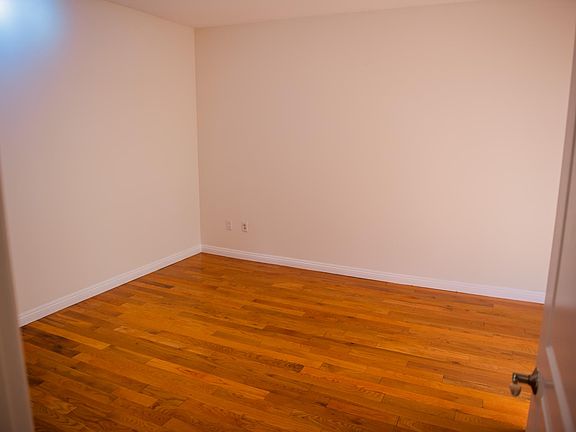 3rd image of 1466 S Bedford St